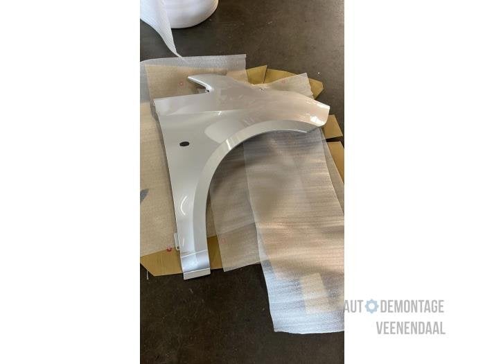 Scherm rechts-voor van een Mercedes Vito (9744), -, Nieuw, Ophalen of Verzenden, -