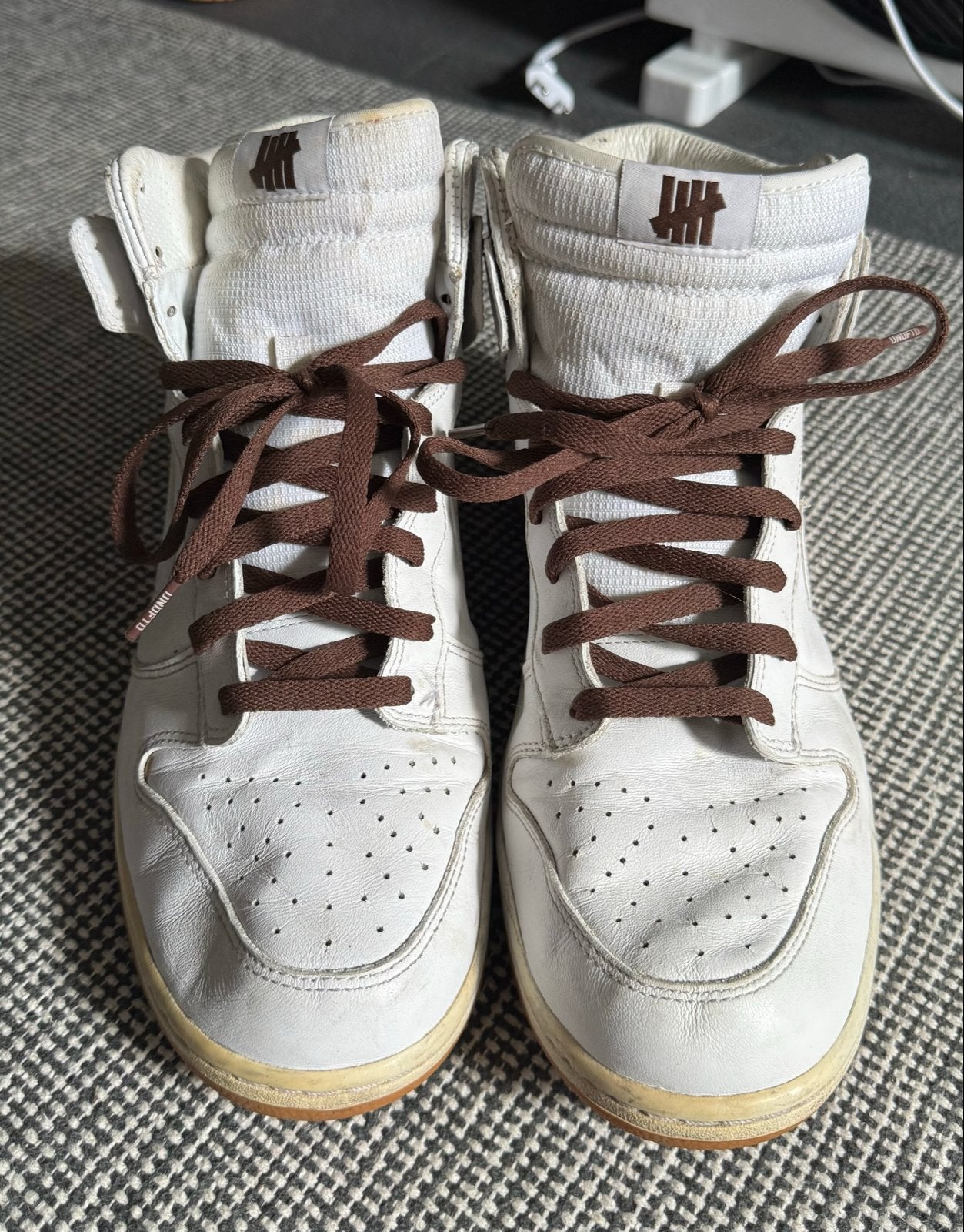 Undefeated x Nike Dunk High "Bring Back Pack" (2013), Ophalen of Verzenden, Gedragen, Wit, Sneakers of Gympen