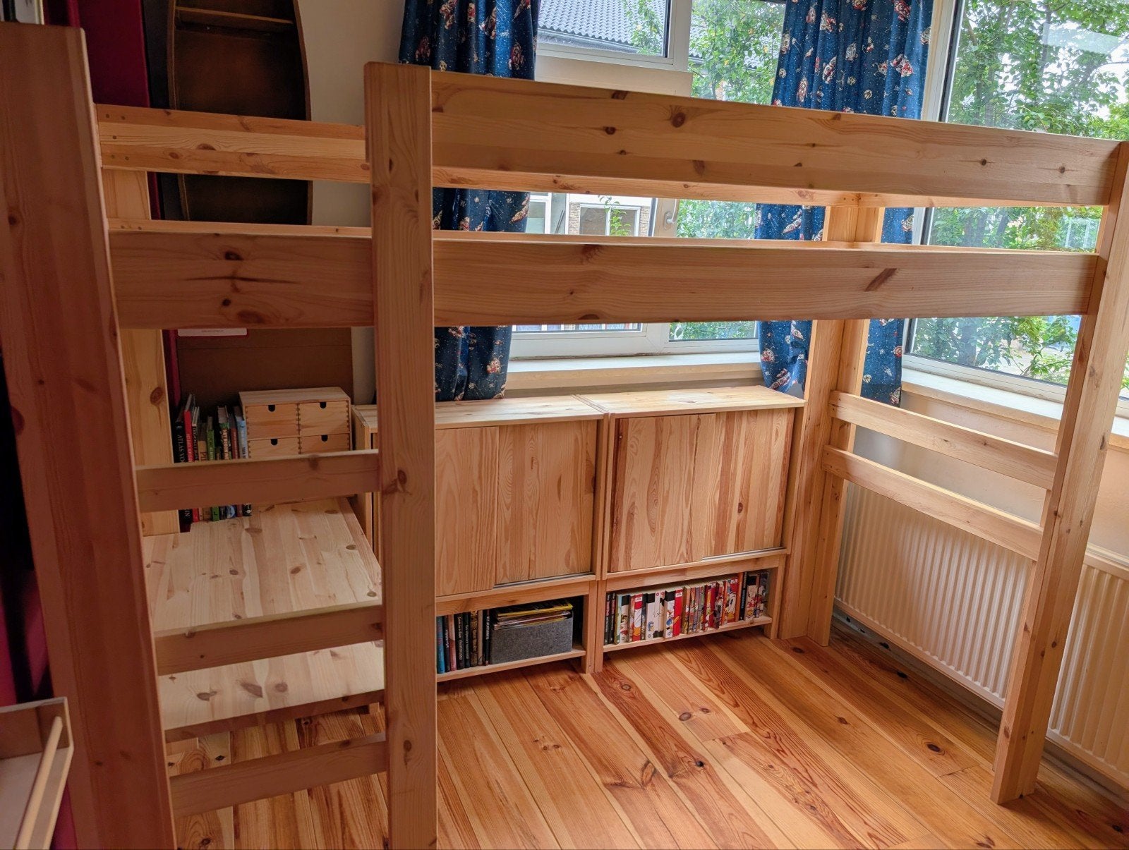 Stevig grenen houten hoogslaper extra lang, Huis en Inrichting, Ophalen, Eenpersoons, Zo goed als nieuw, 90 cm