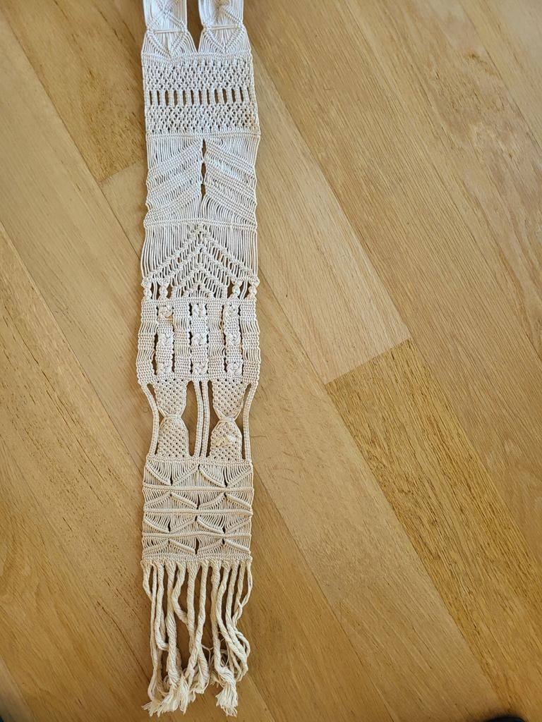 Vintage Macrame loper., Ophalen of Verzenden, Zo goed als nieuw, Overige kleuren, 100 cm of meer
