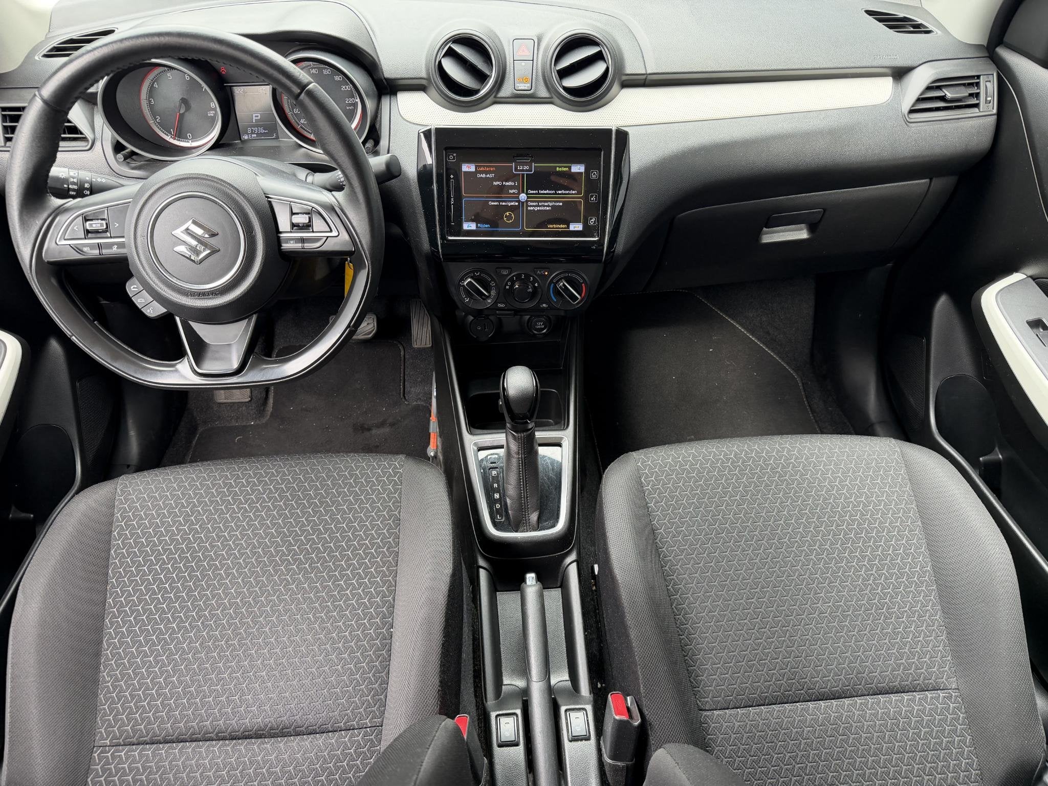 Suzuki Swift 1.2 Select / Automaat / Trekhaak / Stoelverwarm, Stof, Gebruikt, 4 cilinders, 400 kg