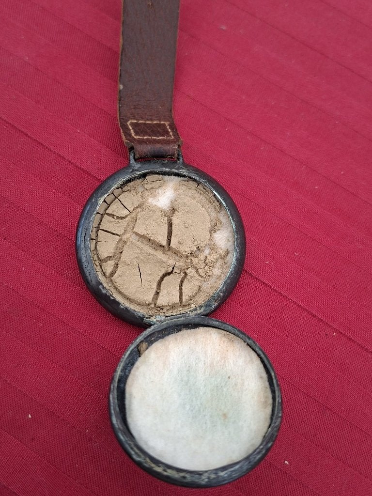 Oud visaccessoire, vermoedelijk lijnvetdoosje, Watersport en Boten, Ophalen of Verzenden, Gebruikt, Overige typen