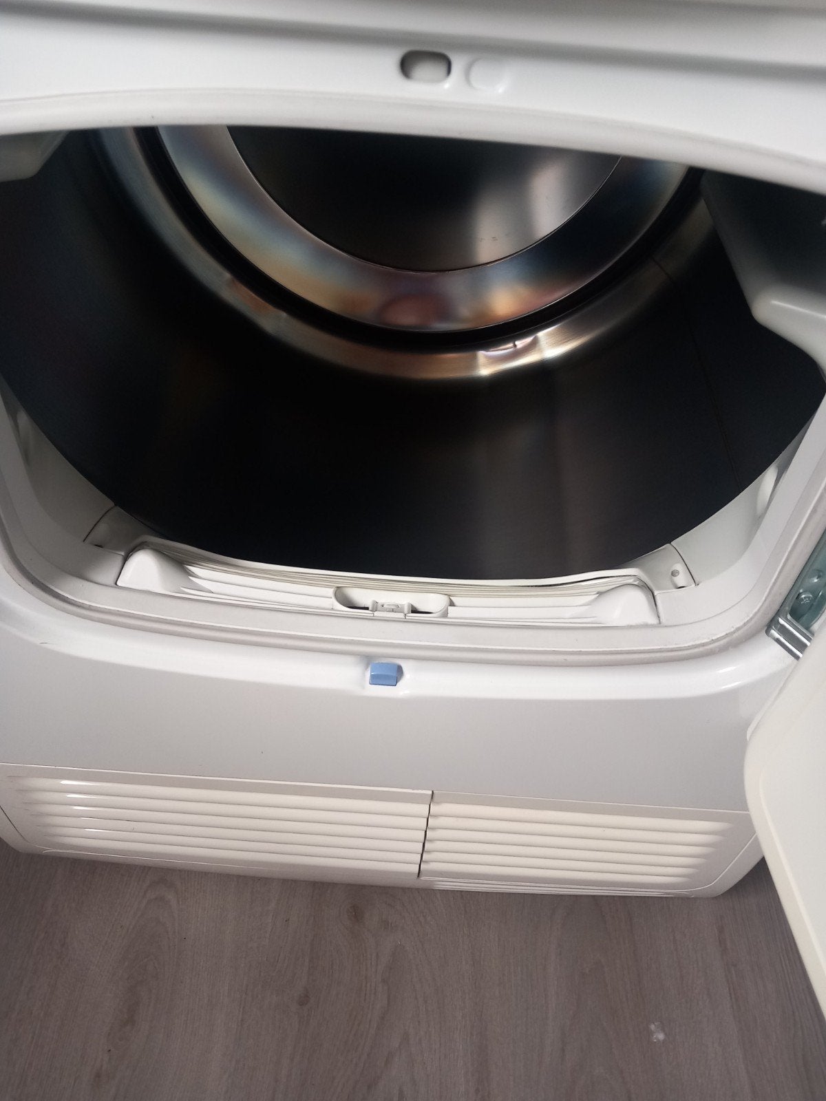 Whirlpool SENSE XL 6th Sense wasdroger, Ophalen, 6 tot 8 kg, Zo goed als nieuw, Voorlader