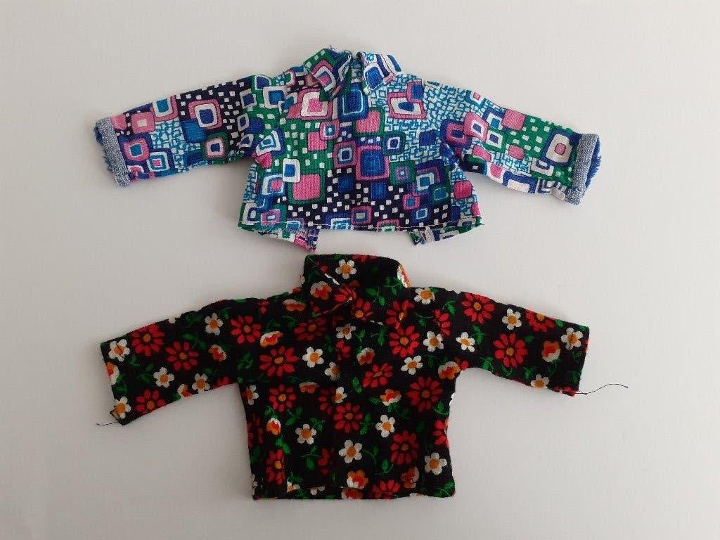 2 retro blousjes voor pop poppenkleertjes jaren 70, Verzamelen, Ophalen of Verzenden, Gebruikt, Kleertjes