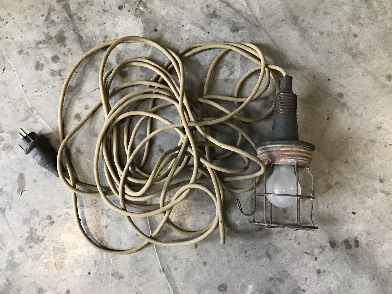 Vintage werkplaatslamp met lange kabel, Antiek en Kunst, Ophalen of Verzenden