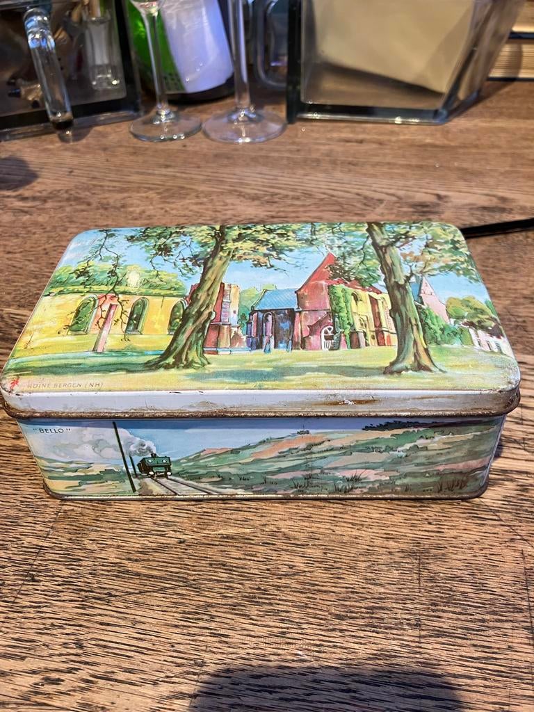 Vintage blikken trommel met landschapstaferelen, Verzamelen, Blikken, Ophalen of Verzenden, Gebruikt, Koek(jes), Overige merken