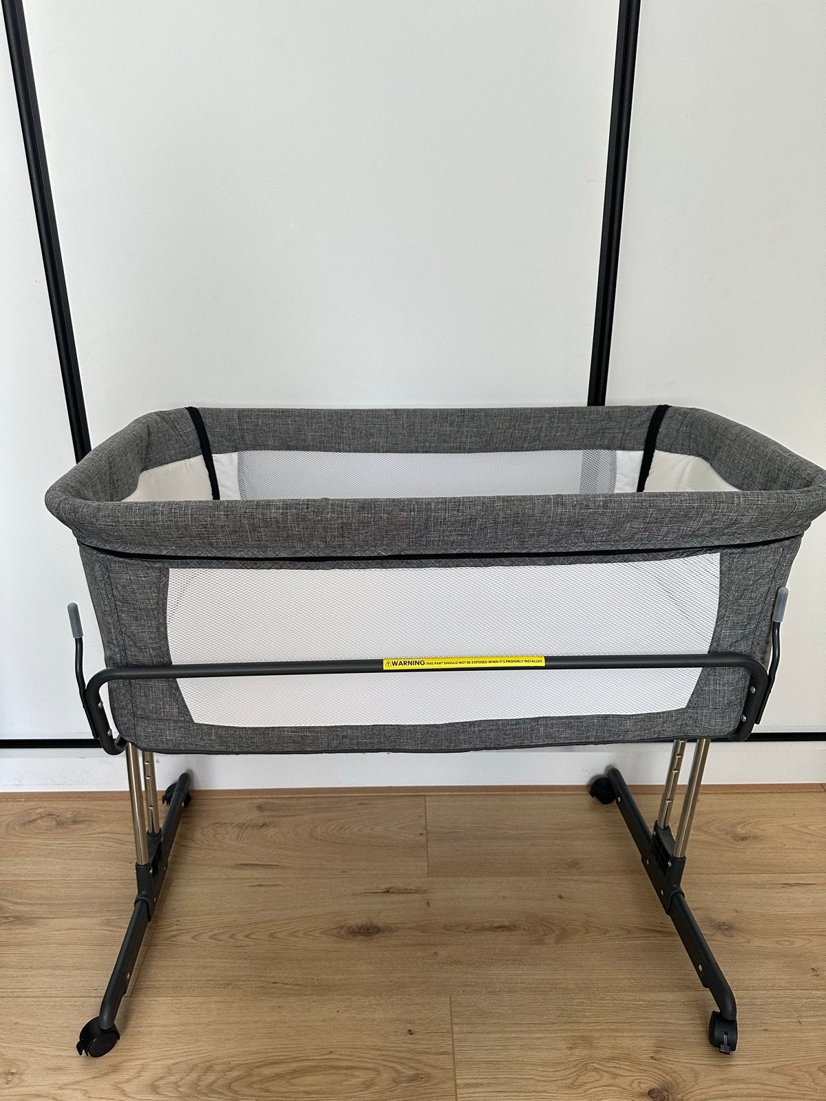 Mika Micky Bedside Sleeper - Zo goed als nieuw, Huis en Inrichting, Ophalen, Verstelbaar, Eenpersoons, Zo goed als nieuw