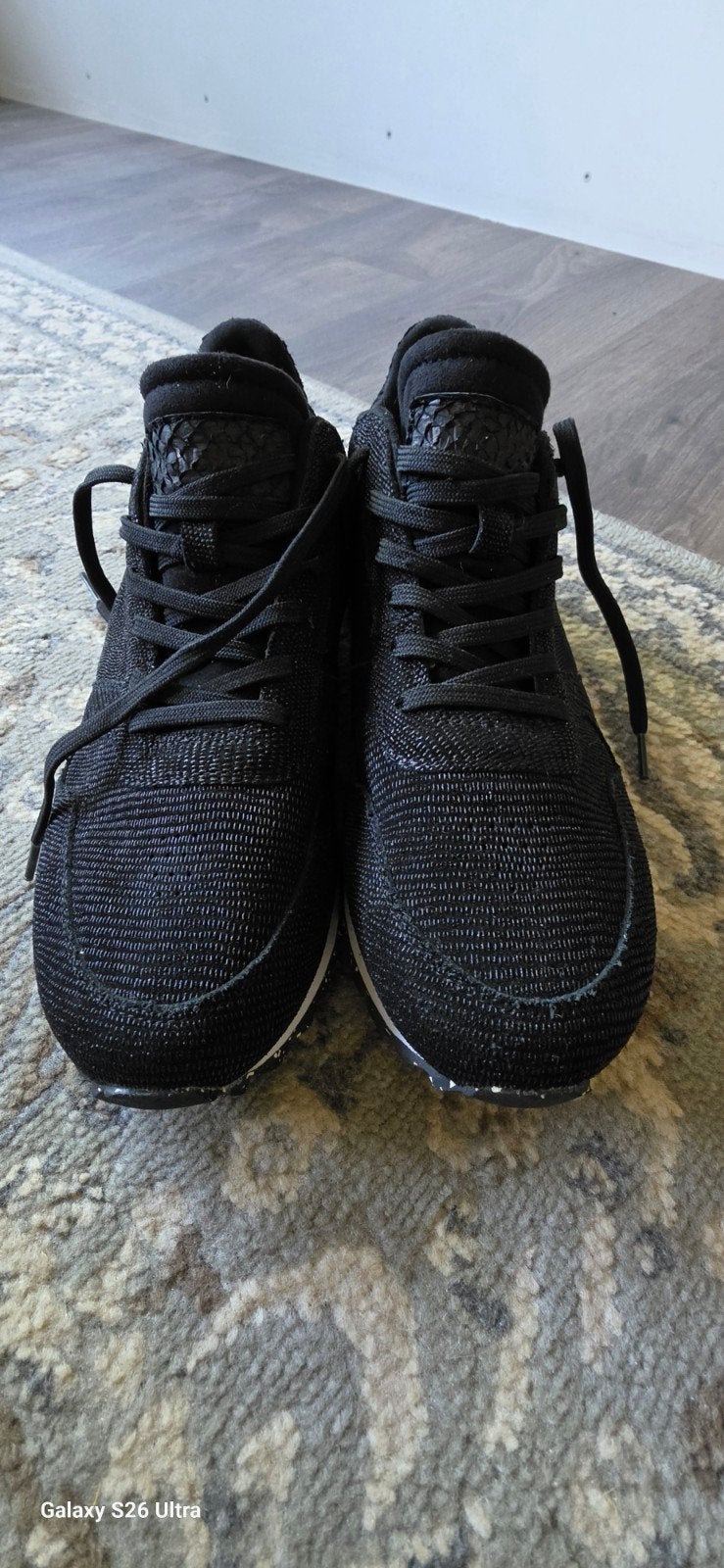 Zwarte sneakers met textuur van merk woden, Zwart, Ophalen of Verzenden, Gedragen, Sneakers of Gympen