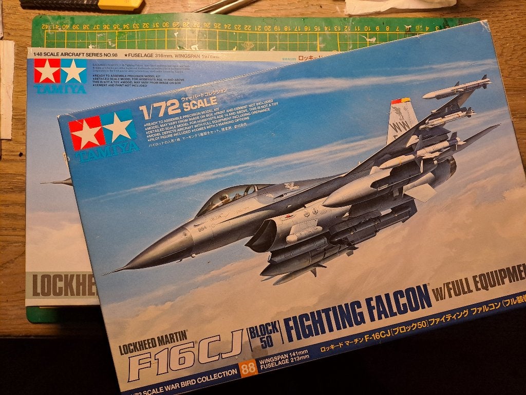 Tamiya F-16, Overige merken, Ophalen of Verzenden, Zo goed als nieuw, Groter dan 1:72