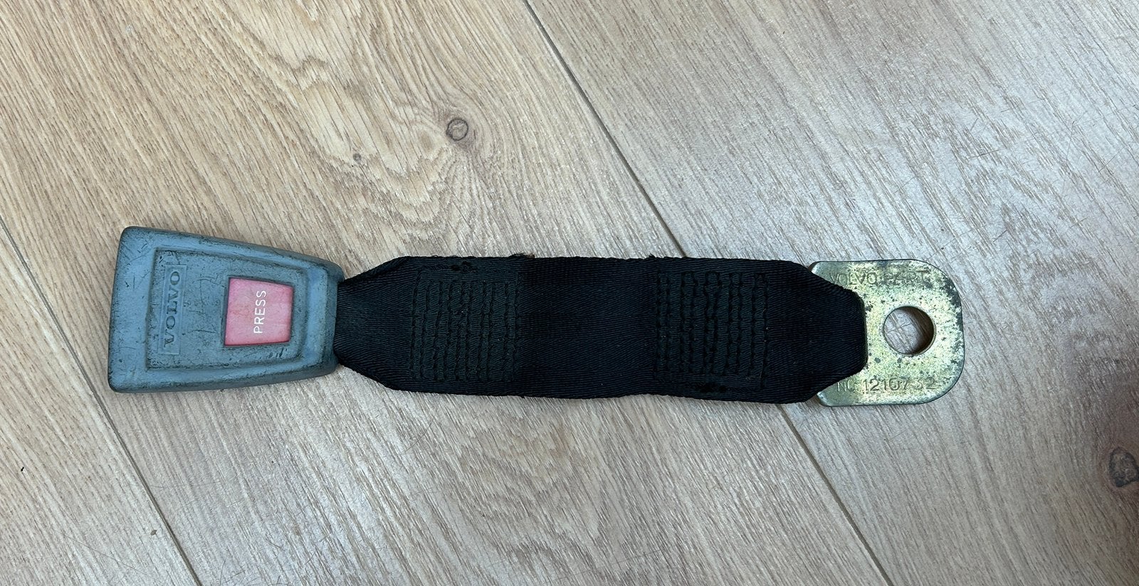Gordelvanger van volvo 140 142 144 145 164, Auto-onderdelen, Interieur en Bekleding, Ophalen of Verzenden, Gebruikt, Volvo