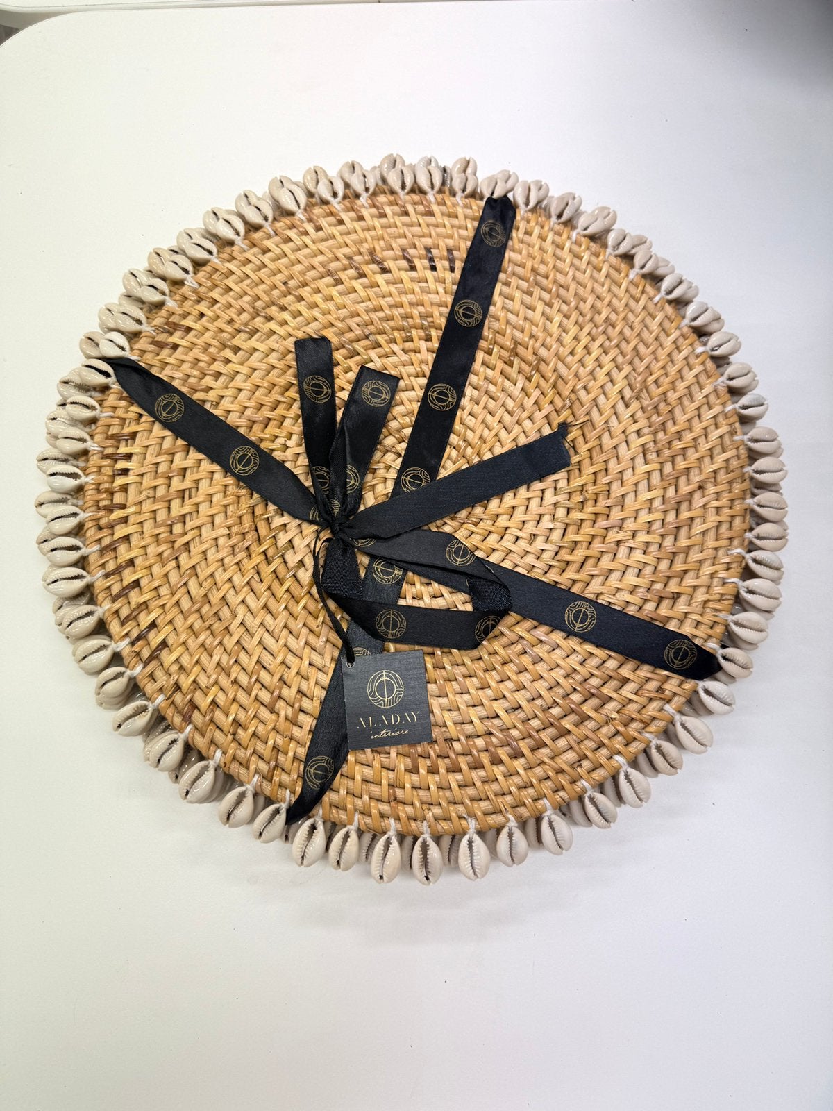 Handmade Placemat with Cowrie Shell Border /Natural, Ophalen of Verzenden, Nieuw, Bord