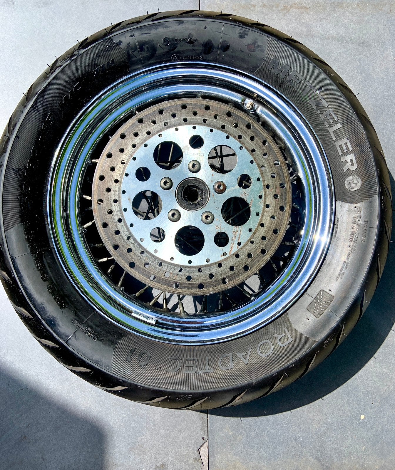 Harley 16" Achterwiel + Metzeler Roadtec 01 - Nieuwstaat, Ophalen of Verzenden, Nieuw
