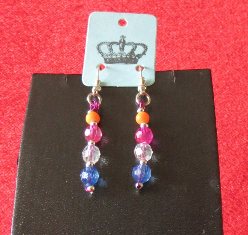 Handgemaakte oorbellen met oranje, rood, blauwe , kraaltjes, Marktplaats@koningsieraden.nl, Overige materialen, Hangers, Nieuw