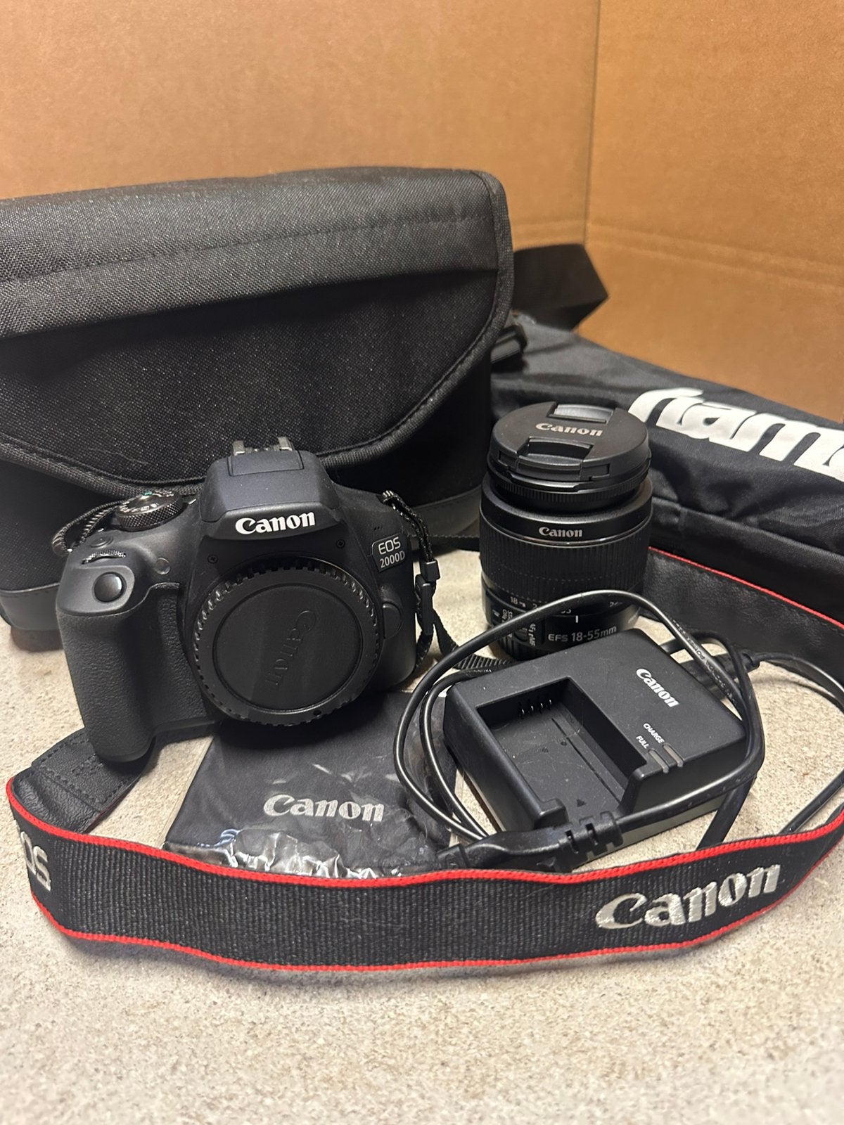 Canon EOS 2000D complete set, Canon, Ophalen of Verzenden, Zo goed als nieuw, Lensdop