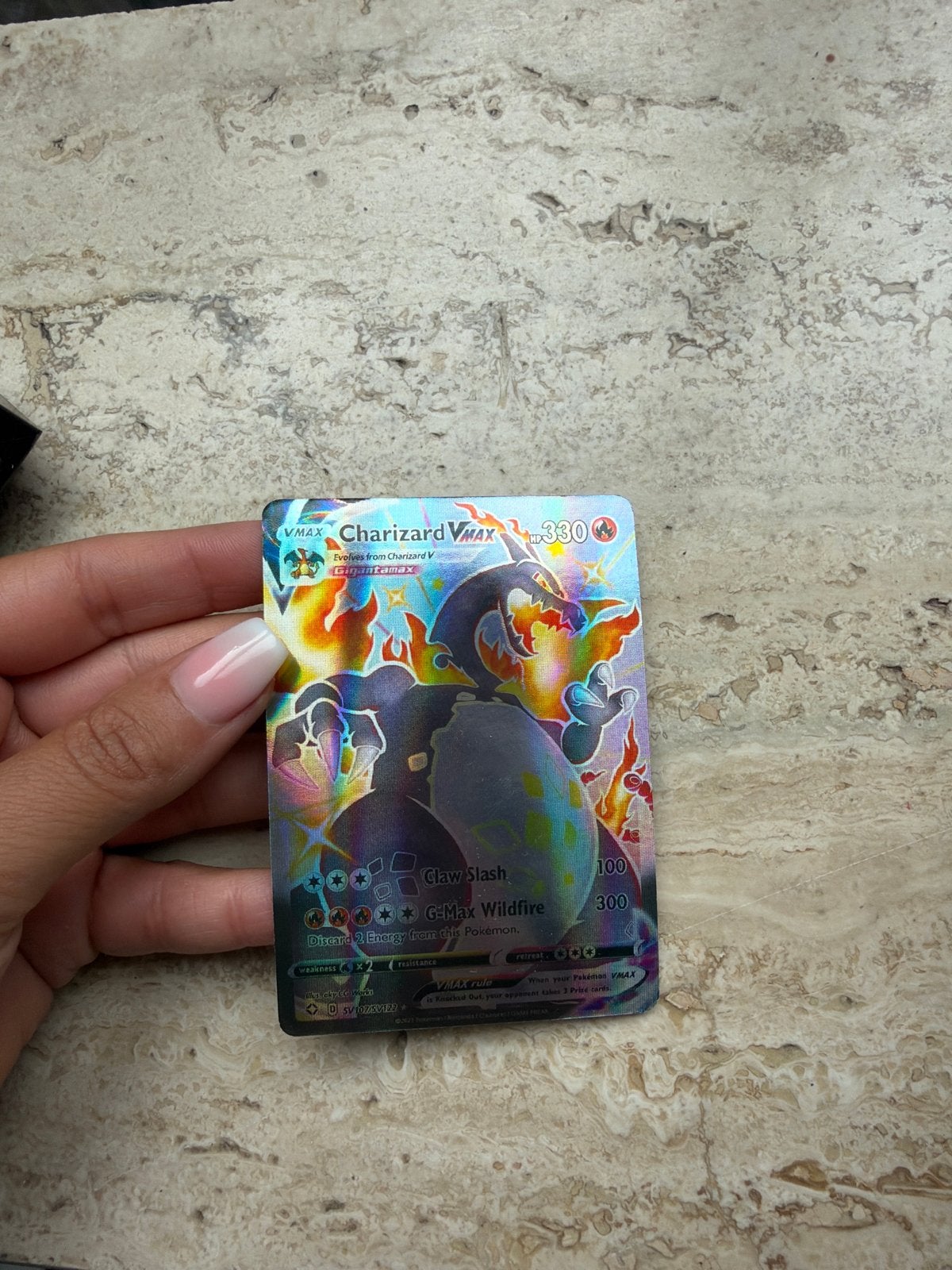 Pokémon Charizard VMAX Kaart - Glanzend en Zeldzaam, Ophalen of Verzenden, Zo goed als nieuw, Losse kaart, Foil