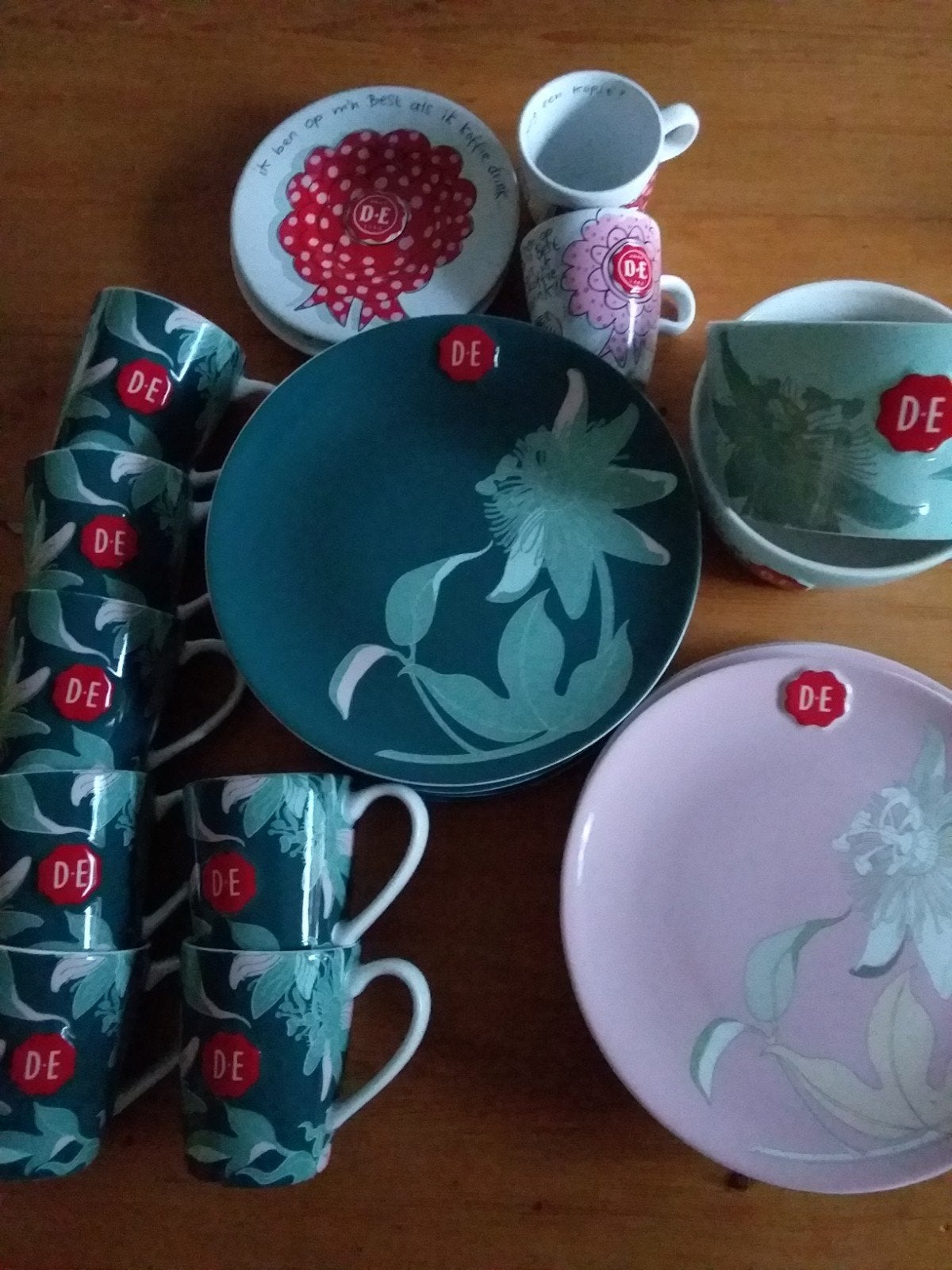 Nieuw D.E. Servies: Borden,Mokken & Kopjes en Schoteltjes, Ophalen of Verzenden, Nieuw, Overige merken, Bord(en)