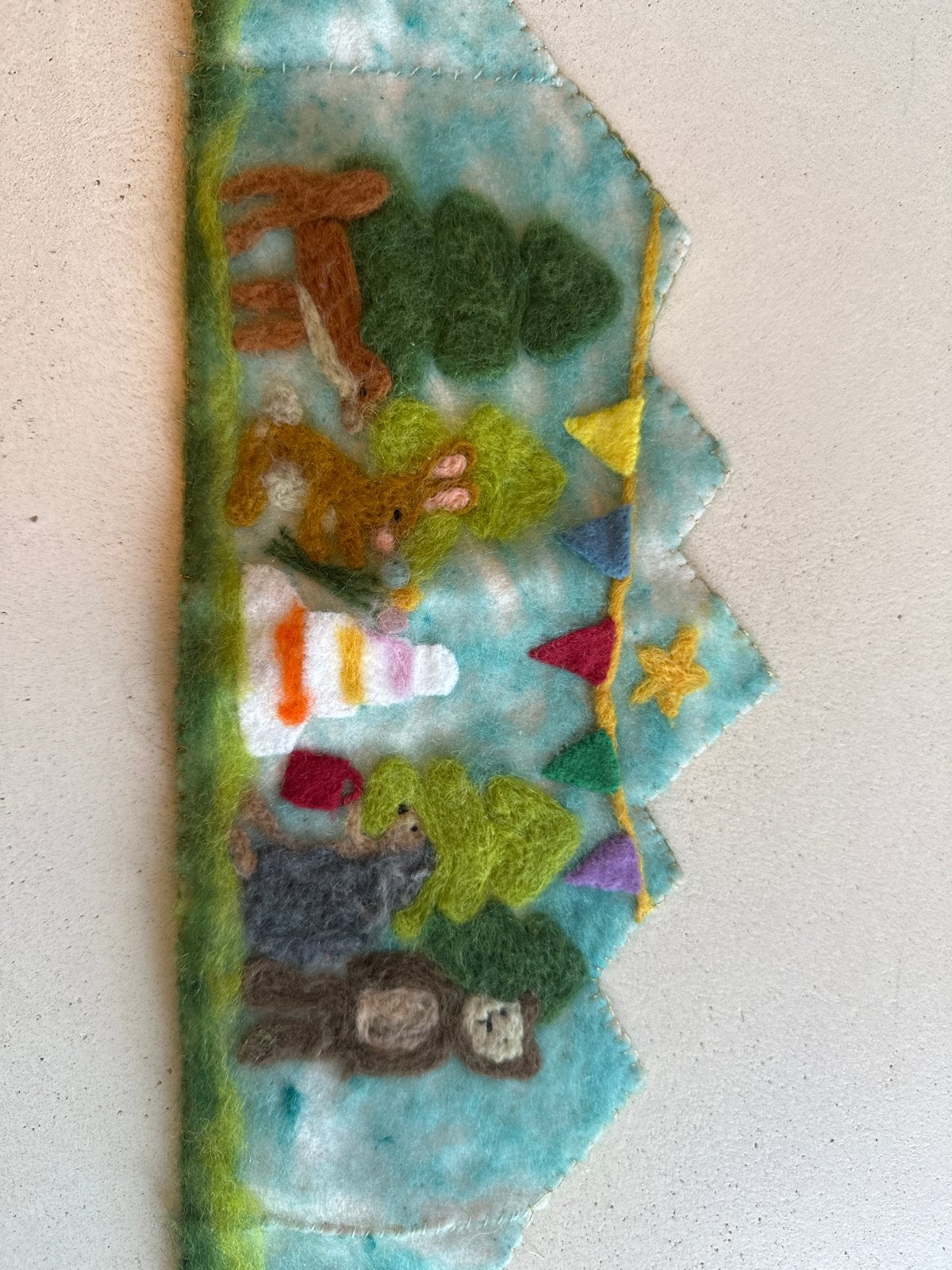 Vilten Verjaardagskroon - Handgemaakt & Verstelbaar, Textiel, Nieuw, Meerkleurig, Ophalen of Verzenden