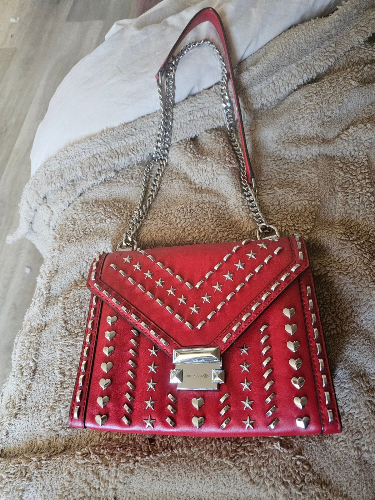 Originele Michael Kors tas - Rood met studs, Ophalen of Verzenden, Zo goed als nieuw, Rood, Schoudertasje