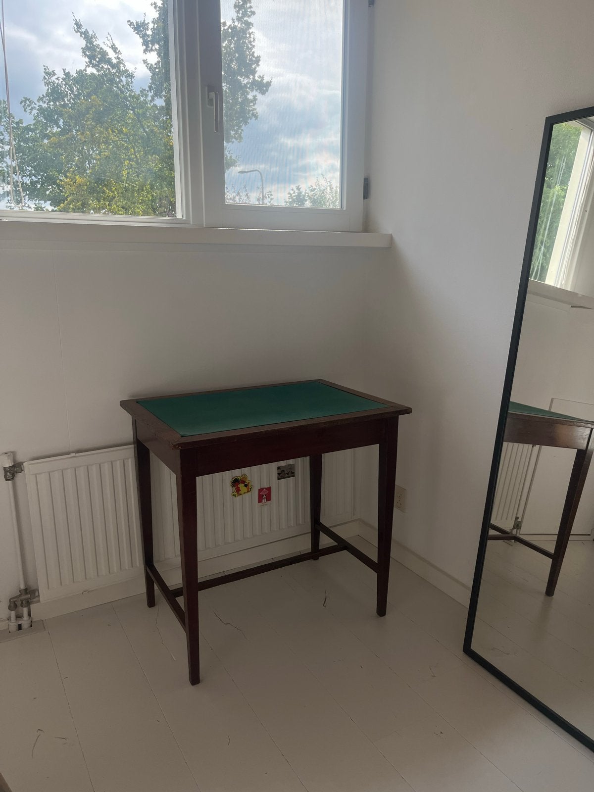 Vintage houten tafeltje met groen blad, Antiek en Kunst, Ophalen