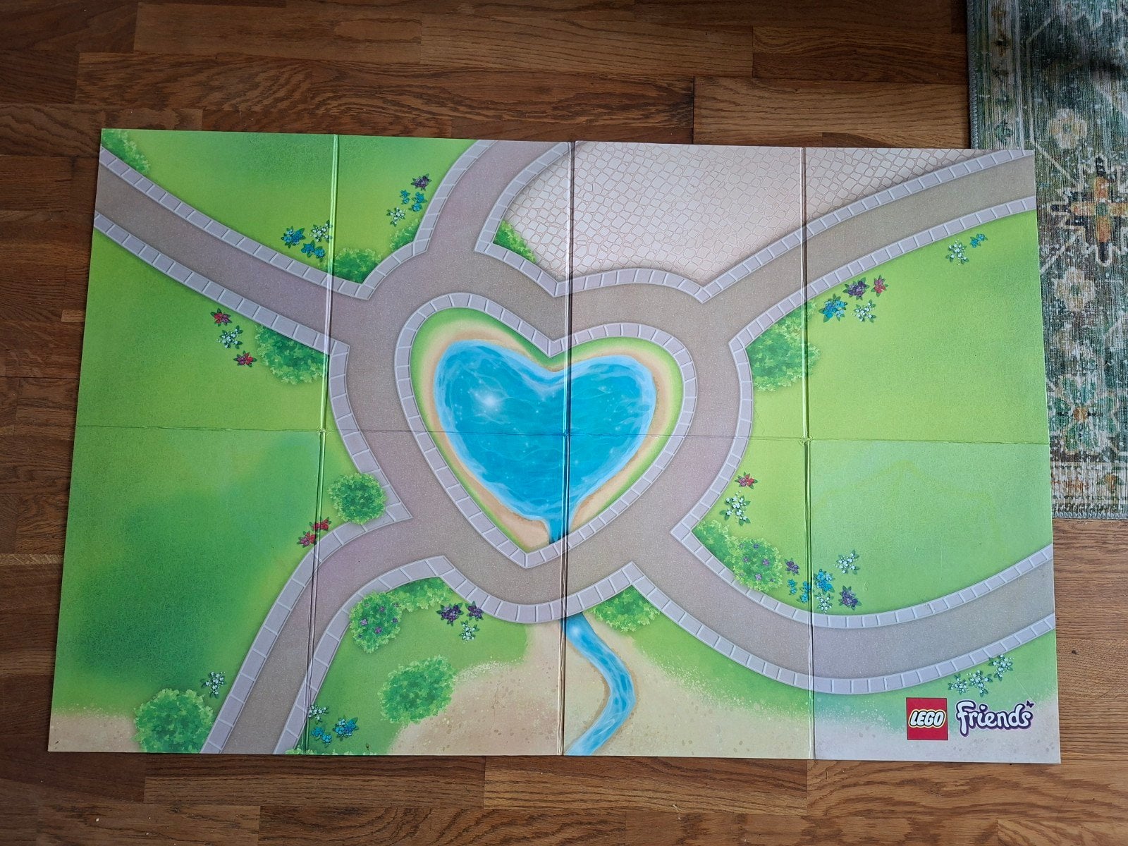 Lego Friends Speelmat / Grondplaat - 116 x 74 cm, Kinderen en Baby's, Speelgoed | Duplo en Lego, Lego, Friends, Ophalen of Verzenden