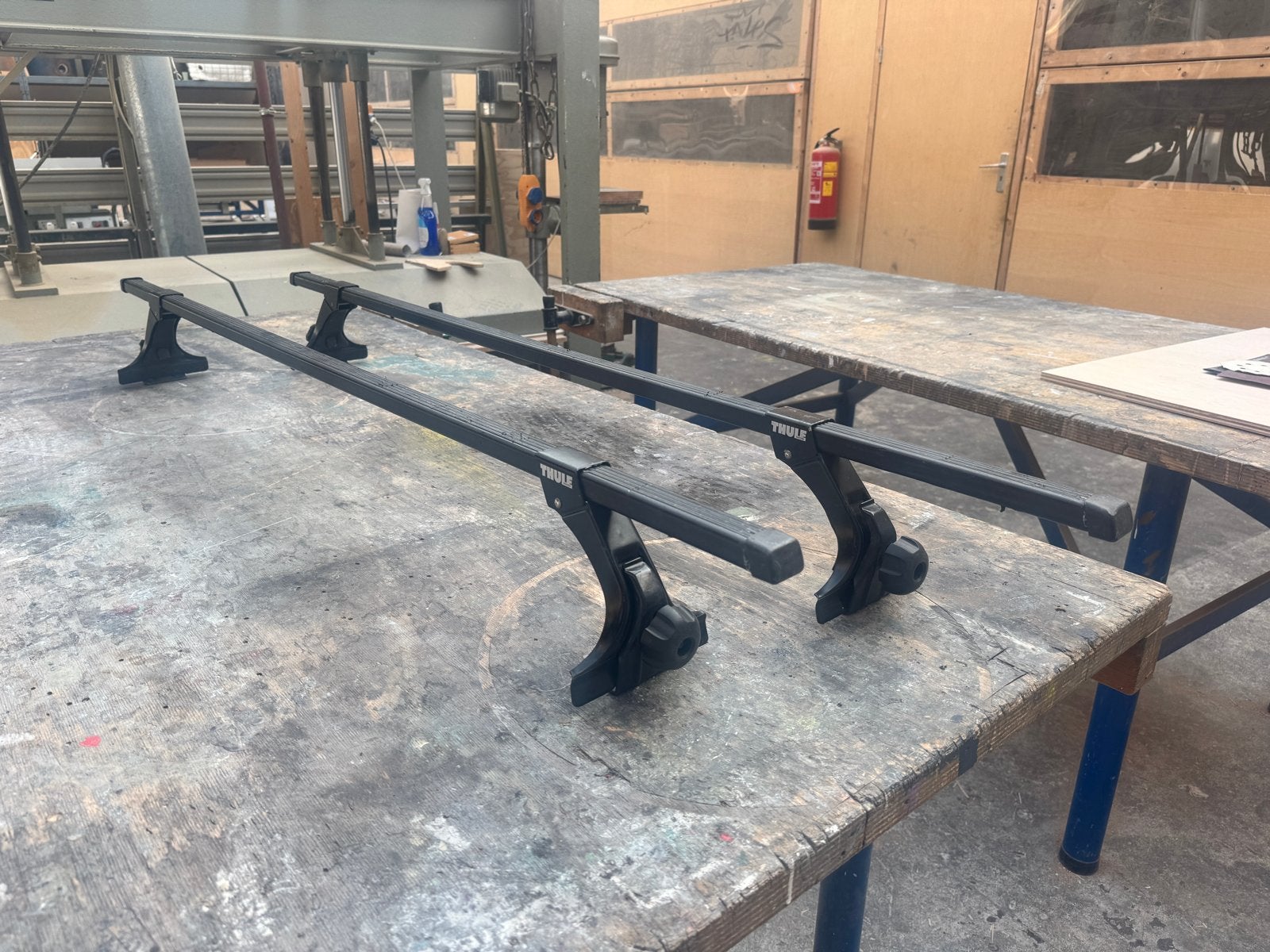 Thule dakdragers voor dakgoot 951 squirebar 150 (oldtimer), Auto diversen, Ophalen, Gebruikt