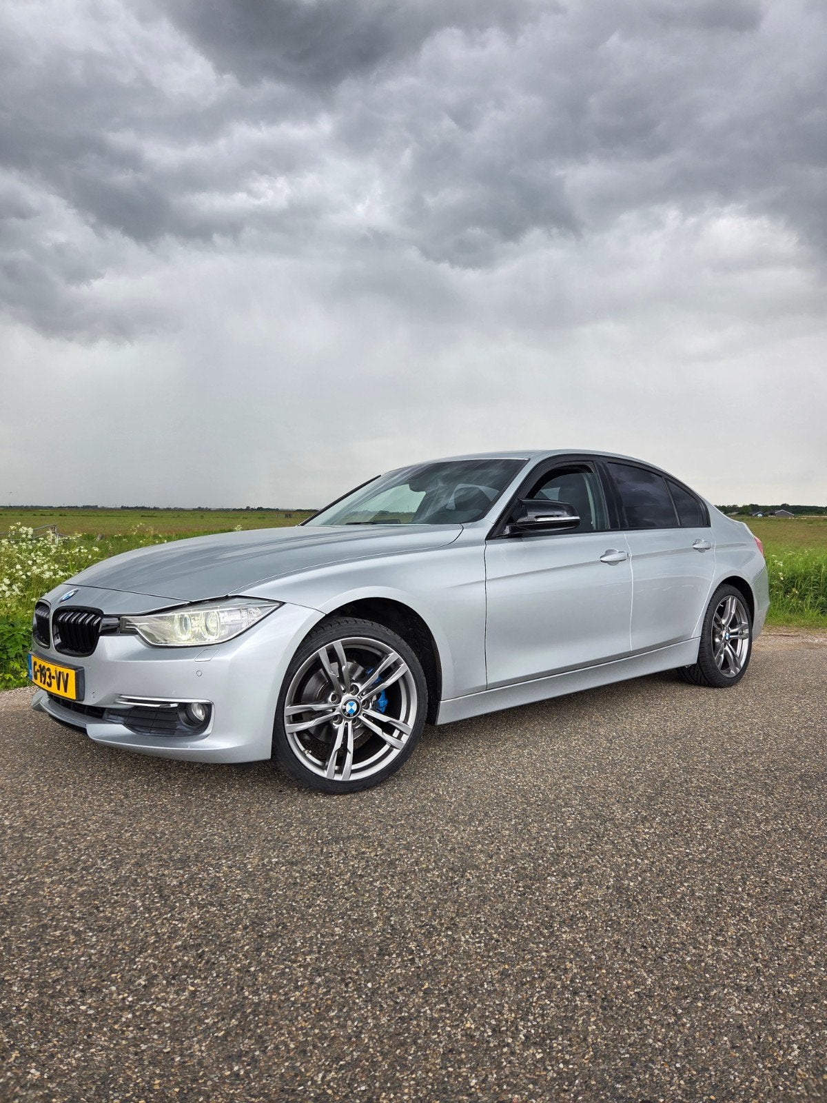 BMW 3-Serie 1.6 316I AUT 2014 Grijs, Automaat, Zwart, 4 cilinders, 75 €/maand