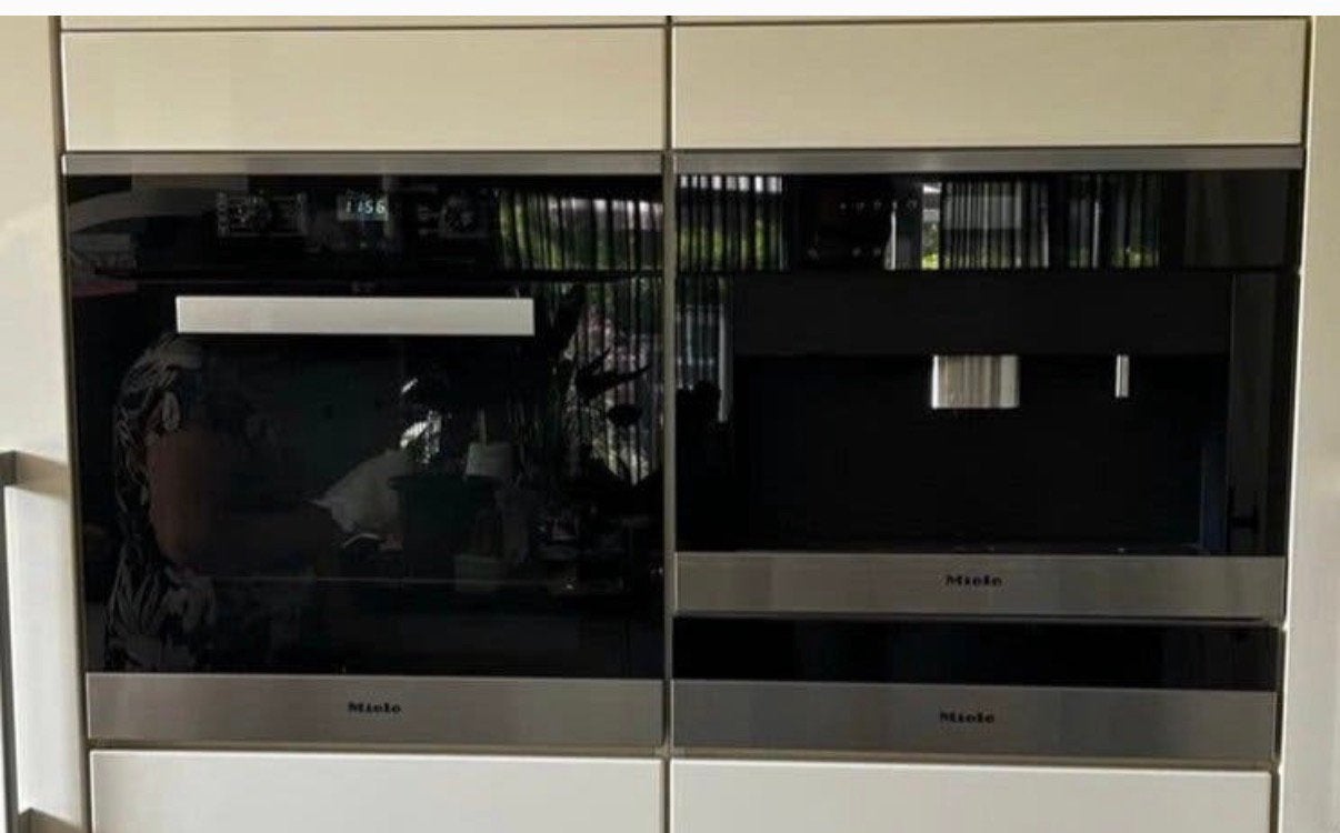 Mooie INBOUW MIELE koffiemachine Cappuccino, koffie CVA 6401, Ophalen, Afneembaar waterreservoir, 10 kopjes of meer, Koffiemachine