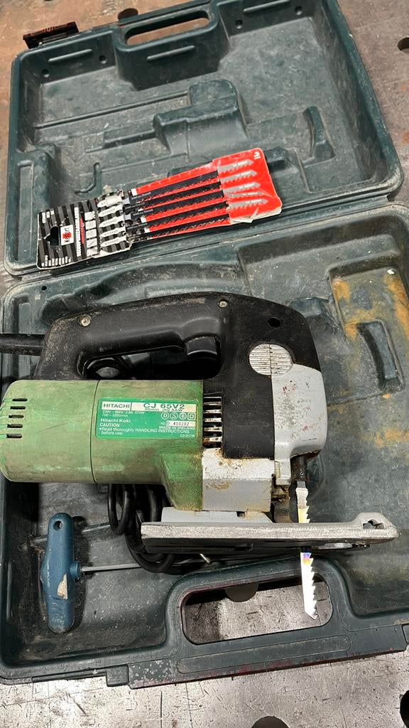 Hitachi CJ 65V2 Decoupeerzaag met zaagjes, Ophalen, Decoupeerzaag, 600 tot 1200 watt, Zo goed als nieuw