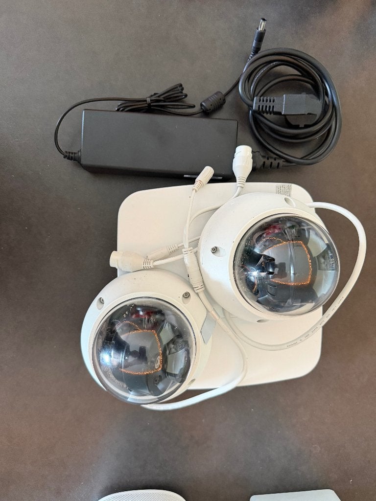 - Dahua Beveiligingssysteem - NVR + 2 Camera’s, Ophalen, Zo goed als nieuw, Buitencamera