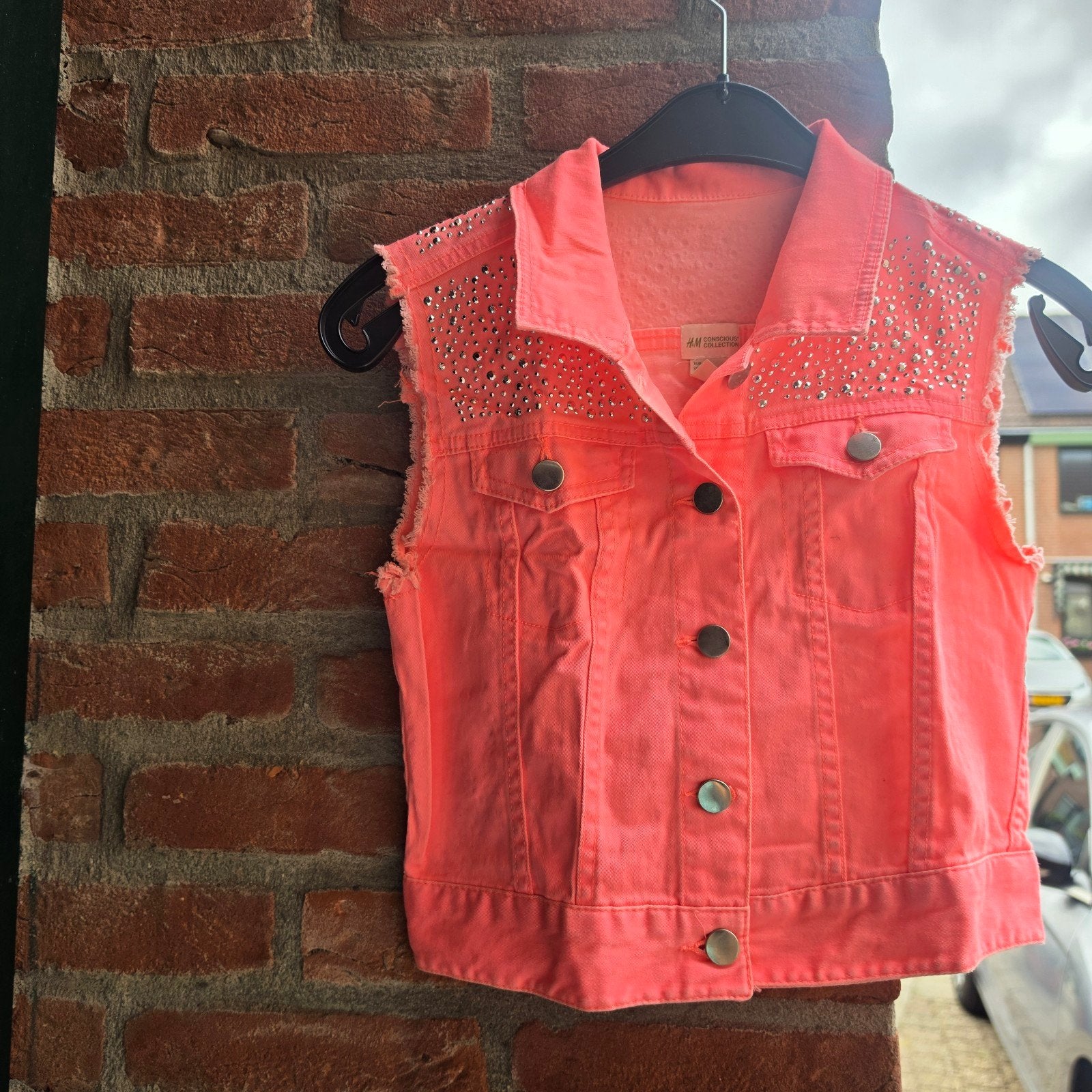Neon Roze spijkerjasje met studs - H&M Conscious Collection, Kinderen en Baby's, Kinderkleding | Maat 158, H&M Conscious Collection