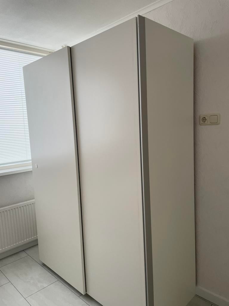 Ikea pax kledingkast met schuifdeuren, Huis en Inrichting, Kasten | Kledingkasten, 100 tot 150 cm, Zo goed als nieuw, 150 tot 200 cm