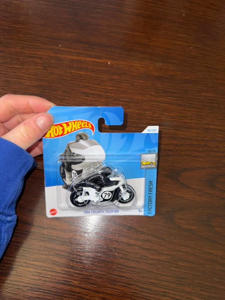 Hot Wheels 1966 Triumph Tiger 100, Ophalen, Nieuw