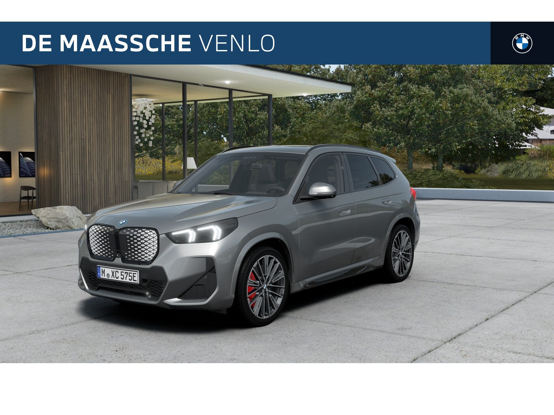 BMW iX1 eDrive20 M Sport / Panoramadak / Trekhaak / Sportsto