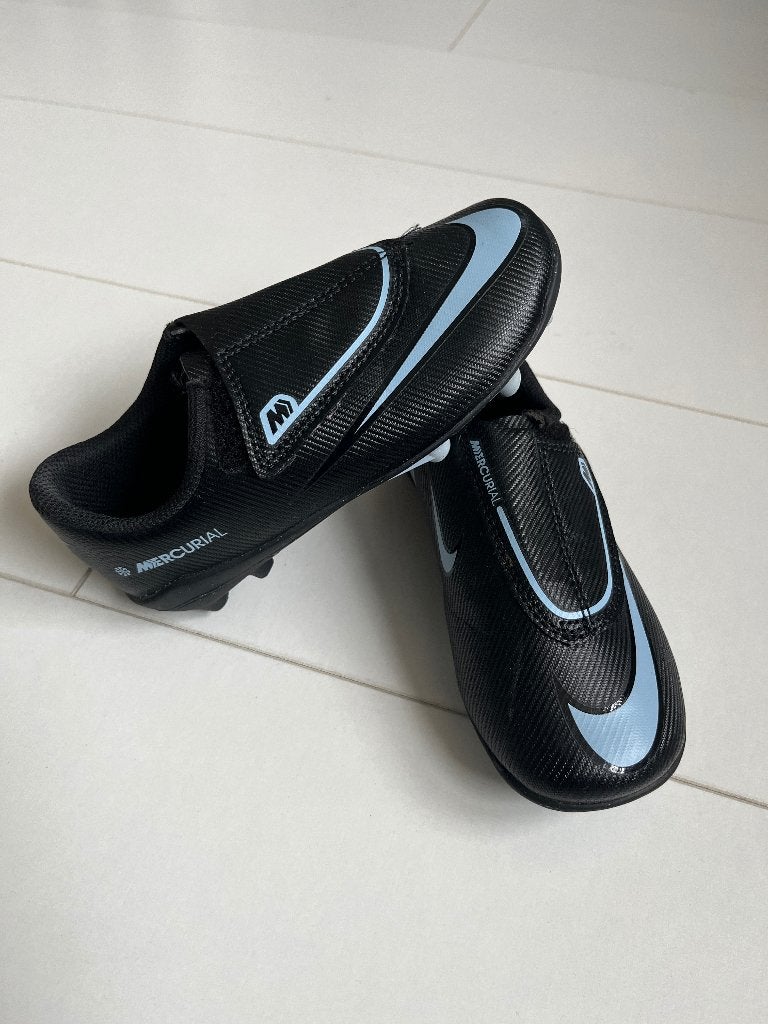 Voetbalschoen maat 28,5, Gebruikt, Ophalen of Verzenden, Nike, Jongen of Meisje
