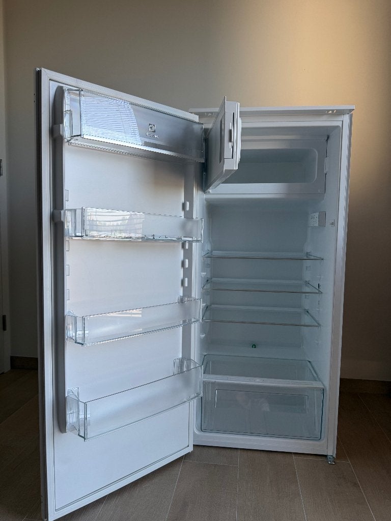 Electrolux inbouw koelkast, Witgoed en Apparatuur, Koelkasten en IJskasten, Ophalen, 150 tot 200 liter, 120 tot 140 cm, Nieuw