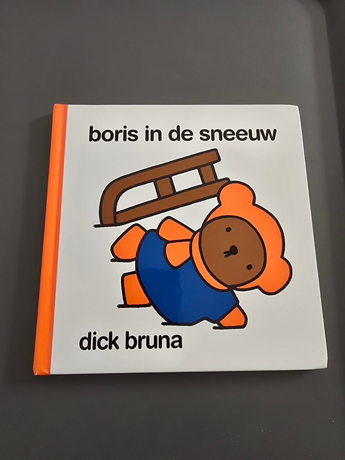 Dick Bruna - Boris in de sneeuw, Gelezen, Fictie algemeen, Ophalen of Verzenden, Dick Bruna