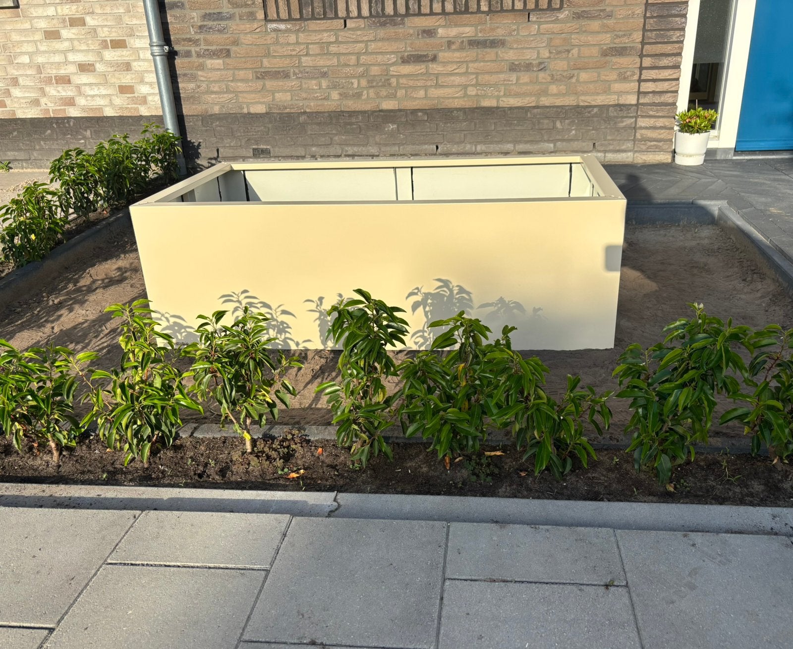 Stalen plantenbak ivoorkleurig 140x75x45cm, Ophalen, Zo goed als nieuw, Metaal, 60 cm of meer