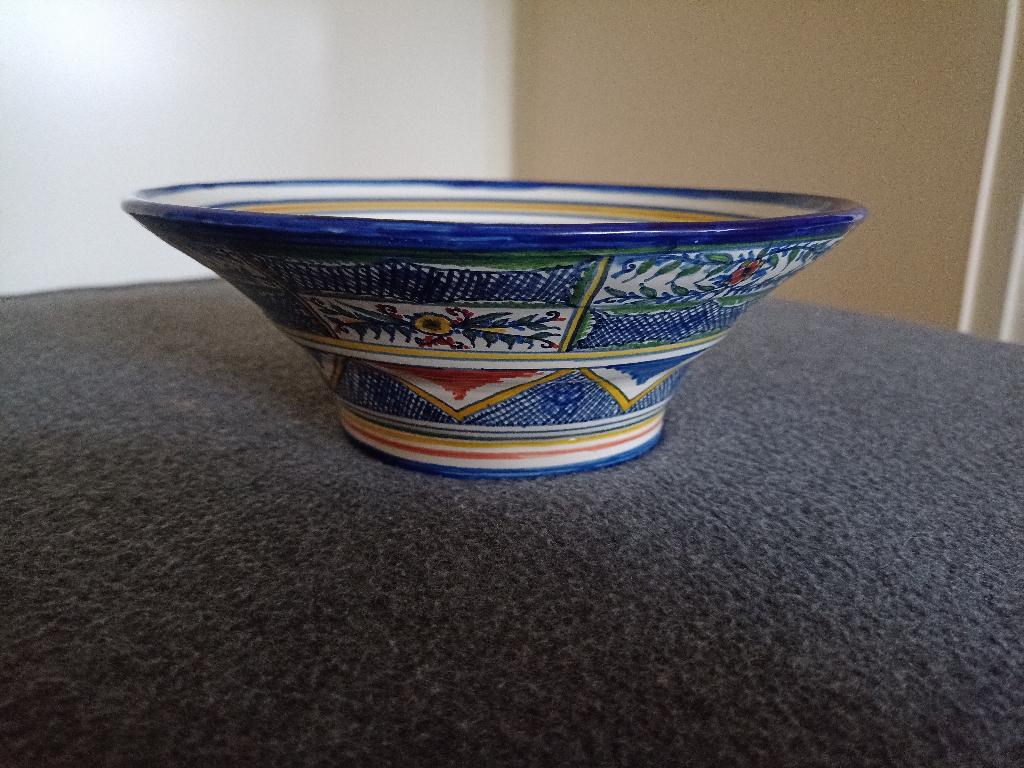 Arum kom, Fries aardewerk, rond 20 cm, in nieuwstaat, Antiek en Kunst, Ophalen of Verzenden
