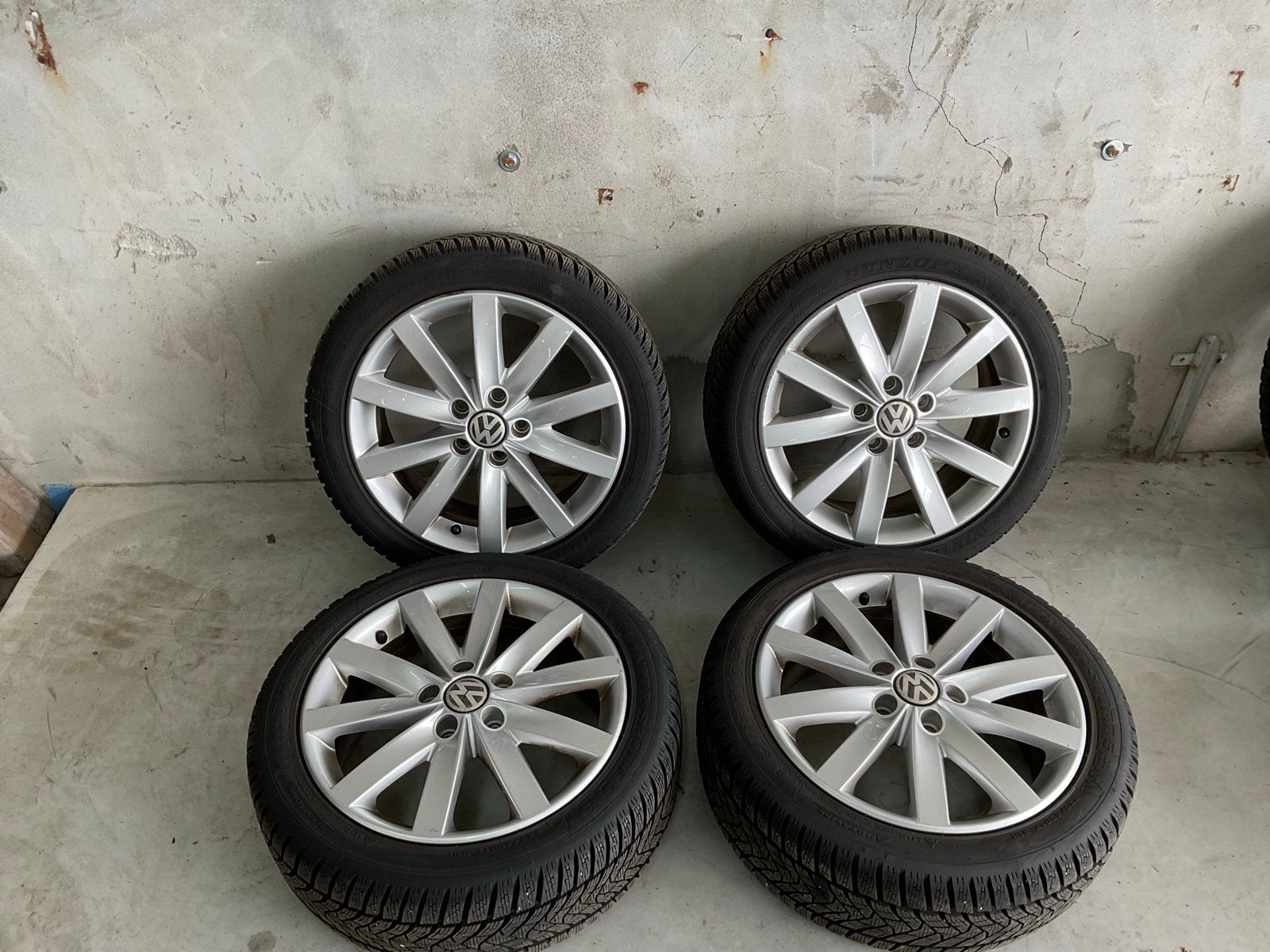 VW Golf 6 velgen met winterbanden 225/45/17, Auto-onderdelen, Banden en Velgen, Gebruikt, Banden en Velgen, 17 inch, Personenwagen