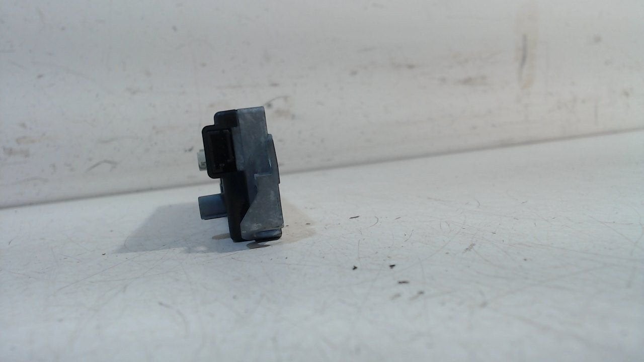 Antenne versterker Audi A4, Ophalen of Verzenden, Van der Ven Autorecycling B.V., Onderdelen@venauto.nl, Ettenseweg 76, 4706 PB Roosendaal, The Netherlands