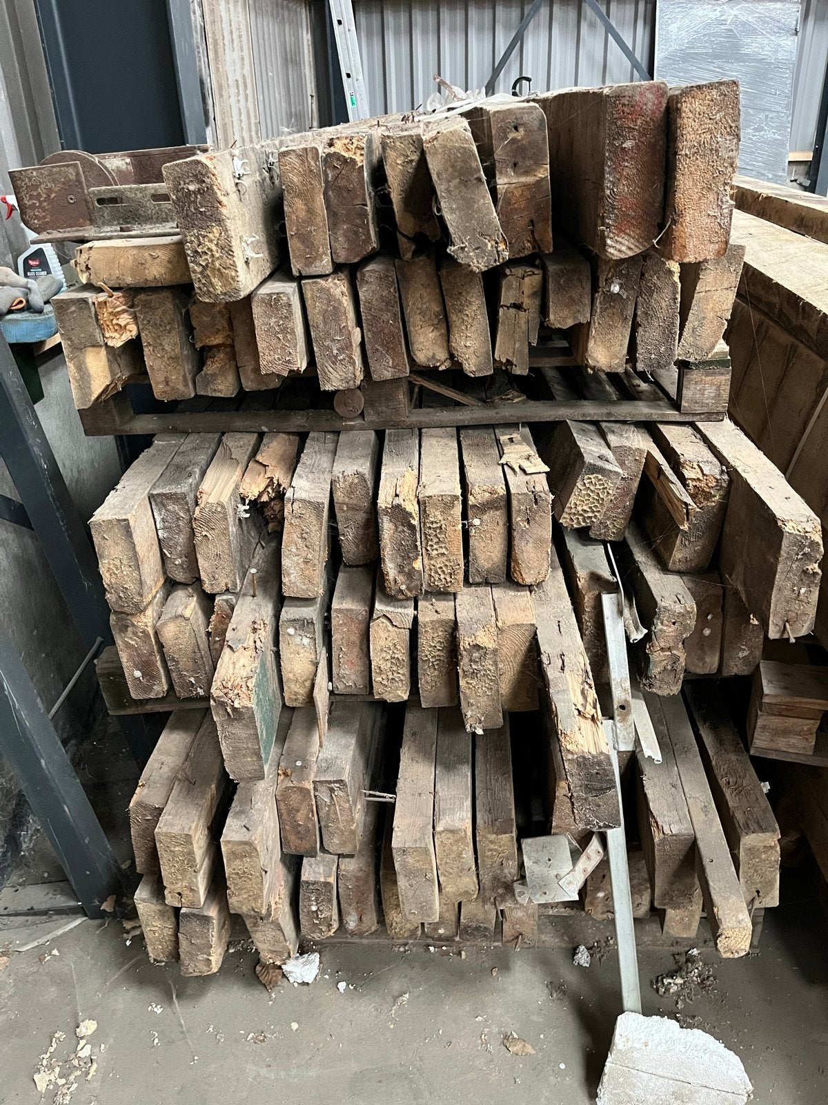 Gebruikte houten balken, Gebruikt, Grenen, Ophalen of Verzenden, Balk