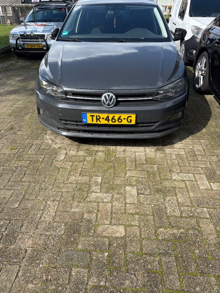 Volkswagen Polo 1.0 MPI 74 kw. Beschadig, 1005 kg, Stof, Zwart, Bedrijf