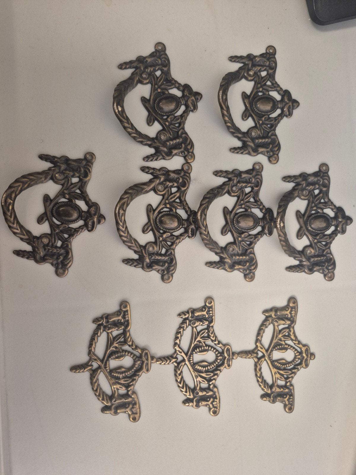 Antieke messing handvatten en sleutelplaatjes, Antiek en Kunst, Verzenden