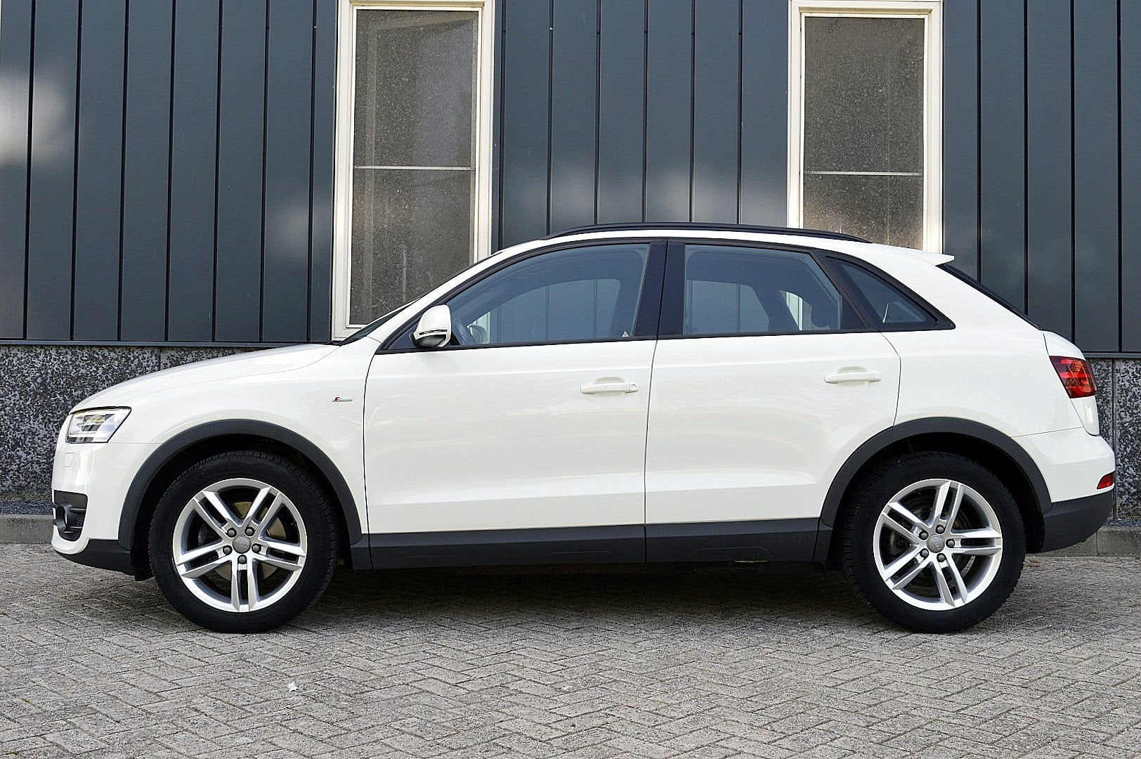 Audi Q3 2.0 TFSI quattro Pro Line Rijklaarprijs-Garantie S-L, Zwart, 4 cilinders, Wit, Handgeschakeld