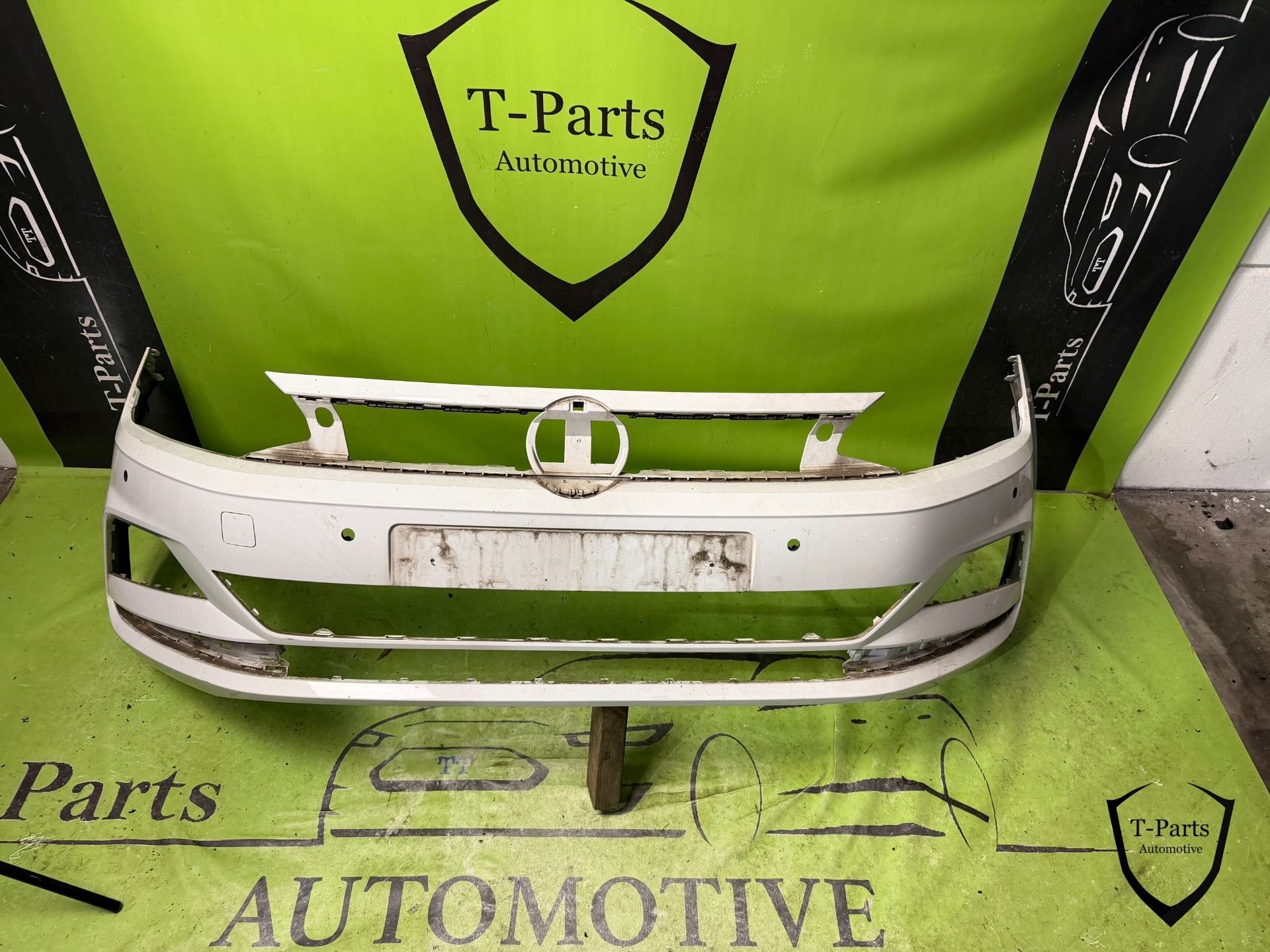 vw volkswagen polo 2G voorbumper bumper 17+ 4x pdc, Gebruikt, Volkswagen, Volkswagen AG, Bumper