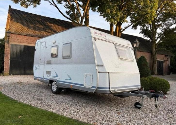 Dethleffs caravan, incl voortent & mover, Luifel, Vast bed, Tot en met 2, Treinzit