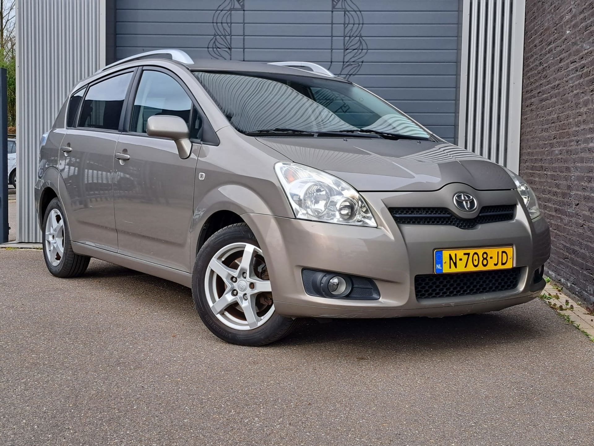 Toyota Verso 1.6 VVT-i Airco, Gebruikt, 4 cilinders, Bruin, Elektrische ramen