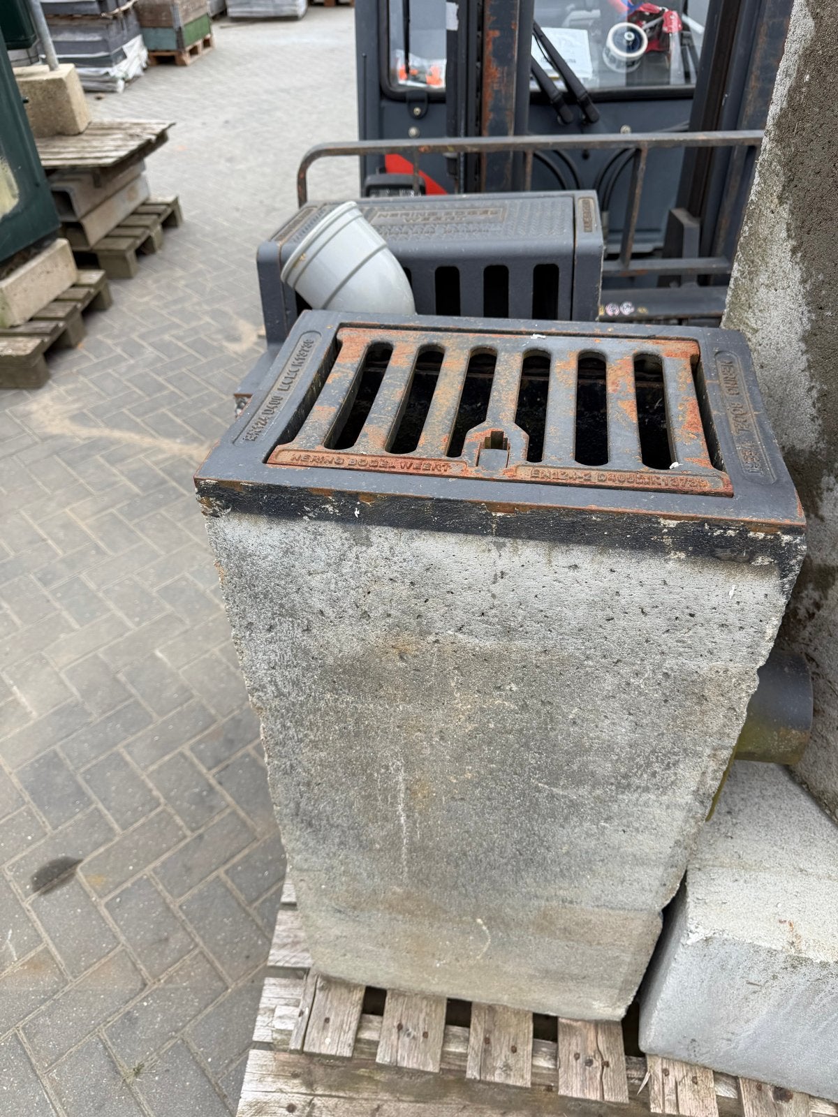 Straatkolken en putten - Diverse maten en materialen, Ophalen, Gebruikt, Minder dan 2 meter, 80 mm of meer