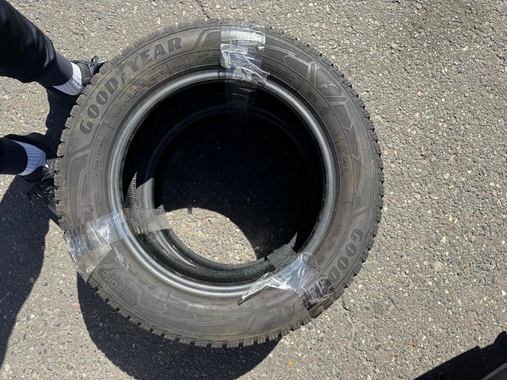 Goodyear UltraGrip banden 185/65 R15, Gebruikt, 15 inch, Band(en), Personenwagen