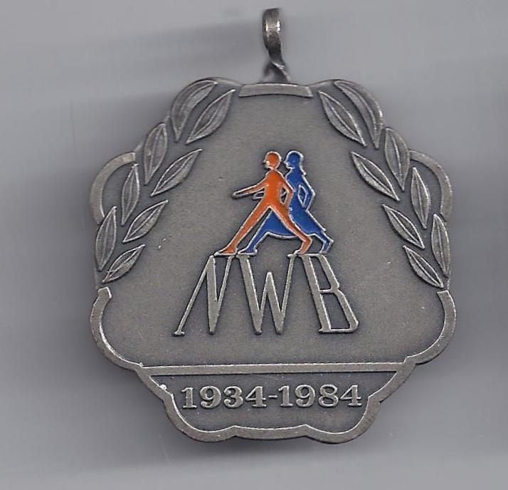 Mr21 medaille wandelen nwb 1934 - 1984, Postzegels en Munten, Penningen en Medailles, Ophalen of Verzenden, Overige materialen